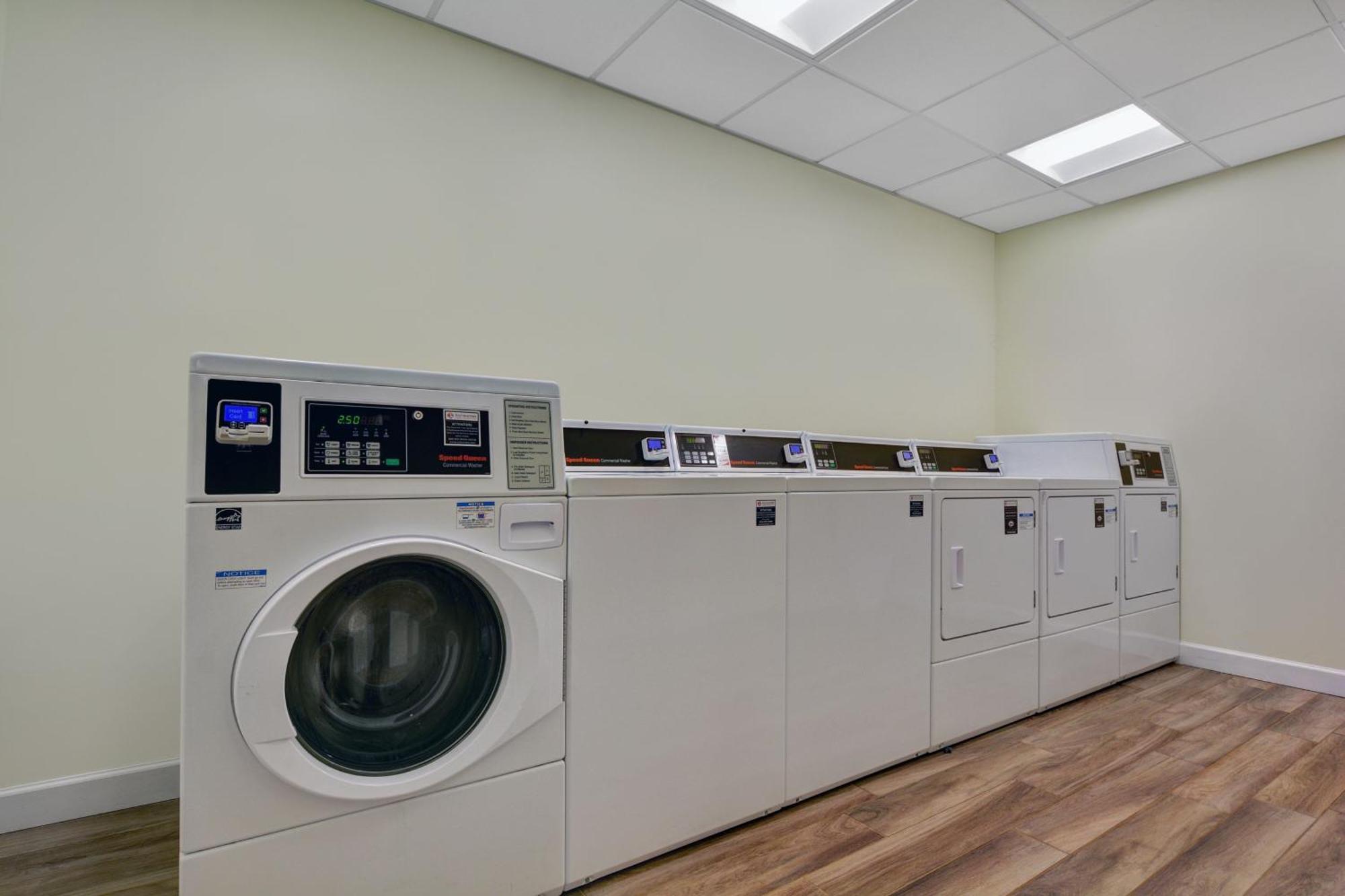 Towneplace Suites By Marriott Jacksonville East Экстерьер фото